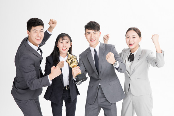 全面薪酬戰(zhàn)略實施：提升員工滿意度，提升企業(yè)績效