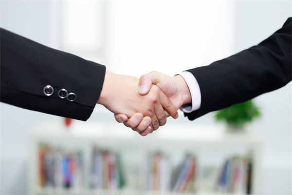 如何通過人力資源管理提升企業(yè)核心競爭力？
