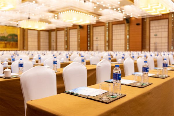 兩會熱議破解企業(yè)“生長痛”，對企業(yè)戰(zhàn)略管理有何啟示？